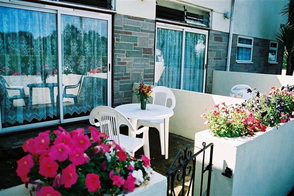 Crossways & Sea View Holiday Apartments Торкі Екстер'єр фото